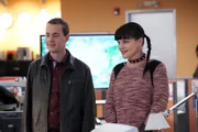 Ein neuer Fall wartet auf McGee (Sean Murray, l.) und Abby (Pauley Perrette, r.) ... Ein neuer Fall wartet auf McGee (Sean Murray, l.) und Abby (Pauley Perrette, r.) ...
