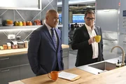 Chunk Palmer (Christopher Jackson, l.); Dr. Jason Bull (Michael Weatherly, r.)