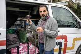 Toni Freitag (Adnan Maral) hat seine t&uuml;rkische Herkunft nachhaltig verdr&auml;ngt.
