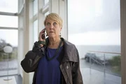 Mette Ols&auml;ter (Cecilia Nilsson) hat gerade von Linn Magnussons Selbstmord erfahren.