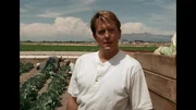 Andrew (John Dye) arbeitet als Vorarbeiter auf der Farm.