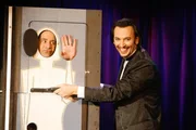 Tony Shalhoub (Adrian Monk), Steve Valentine (Karl Torini).