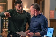 Kevin Atwater (LaRoyce Hawkins, l.), Hank Voight (Jason Beghe)