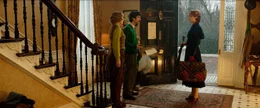 (v.l.n.r.) Jane Banks (Emily Mortimer); Michael Banks (Ben Whishaw); Mary Poppins (Emily Blunt)