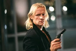 Alexander Godunov (Karl).
