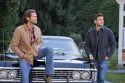 Sam Winchester (Jared Padalecki, l.); Dean Winchester (Jensen Ackles, r.)