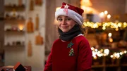 Rita (Selma Kj&aelig;r Kuscu) bei der Weihnachtsfeier