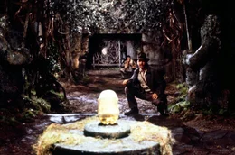 Endlich st&ouml;&szlig;t Arch&auml;ologieprofessor Indiana Jones (Harrison Ford) auf den Stein der Weisen ...