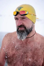 Portrait von Josef Köberl in Schwimmausrüstung. Portrait von Josef Köberl in Schwimmausrüstung.