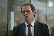 DI Robert Lewis (Kevin Whately) taucht in dem Atelier der Bondage-K&uuml;nstlerin Marion Hammond in eine f&uuml;r ihn fremde Welt ein.