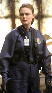 Ein weiteres Opfer des immer noch nicht gefassten Serienm&ouml;rders l&auml;sst Brennan (Emily Deschanel) keine Ruhe.