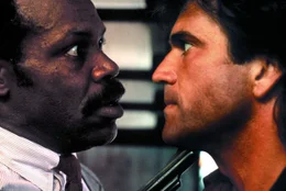Die beiden Polizisten Murtaugh (Danny Glover) und Riggs (Mel Gibson) bilden ein ungleiches Team... TM & &copy;2008 Warner Bros. Entertainment Inc. All Rights Reserved. FOR EDITORIAL USE ONLY -- DO NOT ARCHIVE -- NOT FOR RESALE