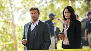 M&uuml;ssen in einem neuen Fall t&auml;tig werden: Patrick (Simon Baker, l.) und Teresa (Robin Tunney, r.) ...