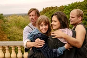 Sven (Jan Sosniok, li.), Lolle (Felicitas Woll, 2. v. li.), Dana (Janina Uhse) und Hart (Matthias Klimsa) am Ende der Reise.