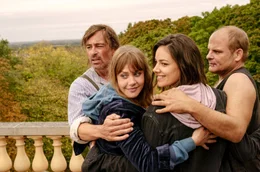 Sven (Jan Sosniok, li.), Lolle (Felicitas Woll, 2. v. li.), Dana (Janina Uhse) und Hart (Matthias Klimsa) am Ende der Reise.