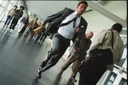 Jennings (Ben Affleck) ist auf Flucht mit einem wertvollen Kuvert.