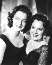 L-R: Romy Schneider und Magda Schneider, 1962