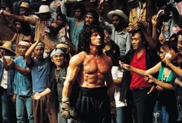 Um seinen Freund, Colonel Trautman, aus den F&auml;ngen der Russen zu befreien, schreckt Rambo (Sylvester Stallone) vor nichts zur&uuml;ck ...
