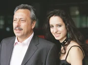 Selbst Heike (Stephanie Stumph) h&auml;lt Erwin Strunz (Wolfgang Stumph) f&uuml;r ihren Vater, den Ministerpr&auml;sidenten.