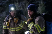 The station 42 crew responds to a ski resort accident after a chair lift malfunctions, and Vince struggles to connect with his father. GRAMMY-nominated country star Jelly Roll guest stars as Noah. Pictured: Jordan Calloway as Jake Crawford and Max Thieriot as Bode Leone.