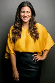 Highlights sind auch dieses Jahr die regelm&auml;&szlig;igen Schalte ans Brandenburger Tor in Berlin, wo Paula und Rick zusammen mit RTL II-Moderatorin Steffi Brungs (Foto) den Countdown f&uuml;r 2019 in die Wohnzimmer bringen.