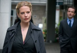 Franka Lauth (Diana Amft) wird von ihrem Erzkonkurrenten Markus Spreng (Lucas Gregorowicz) hintergangen.