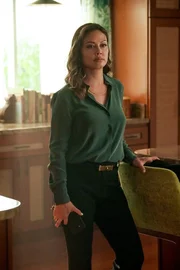 &bdquo;Changing Tides&ldquo; &ndash; When a Marine Corporal dies in a tide pool after being exposed to fentanyl, the NCIS team must quickly find the source of the drugs. Also, Alex talks to his parents about taking a gap year and Ernie reveals personal news to Lucy. Pictured: Vanessa Lachey as Jane Tennant.