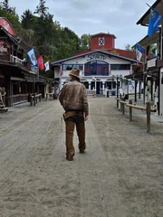 Uke Bosse in der Westernstadt "Pullman City" für den Geschmackstest: Kugelgrill (Holzkohle) vs. Gasgrill vs. Elektrogrill Uke Bosse in der Westernstadt "Pullman City" für den Geschmackstest: Kugelgrill (Holzkohle) vs. Gasgrill vs. Elektrogrill