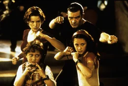 Familie Cortez: Mutter Ingrid (Carla Gugino,o.l.), Vater Gregorio (Antonio Banderas,o.r.), Tochter Carmen (Alexa Vega,u.r.) und Sohn Juni (Daryl Sabara).