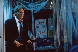 Bei einer Rede in Moskau k&uuml;ndigt der amerikanische Pr&auml;sident James Marshall (Harrison Ford) an, er werde k&uuml;nftig mit aller Macht gegen internationale Terroristen vorgehen. Kurz darauf muss er sein Wort schon in die Tat umsetzen...  +++ Die Verwendung des sendungsbezogenen Materials ist nur mit dem Hinweis und Verlinkung auf RTL+ gestattet. +++