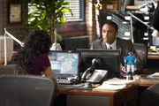 Bei einem illegalen Autorennen explodiert ein Wagen und der Fahrer stirbt. Jane Rizzoli (Angie Harmon) und Detective Frost (Lee Thompson Young) suchen nach Hinweisen. Warum musste der Ex-Häftling sterben? +++ Bei einem illegalen Autorennen explodiert ein Wagen und der Fahrer stirbt. Jane Rizzoli (Angie Harmon) und Detective Frost (Lee Thompson Young) suchen nach Hinweisen. Warum musste der Ex-Häftling sterben? +++