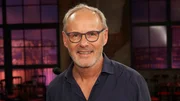 Erz&auml;hlt wird der Film von Reinhold Beckmann, der 1992 Moderator der SAT.1-Fu&szlig;ballsendung &bdquo;ran&ldquo; wurde. Der Sender, der der ARD Sportschau nach 29 Jahren die Fu&szlig;ball-Bundesliga weggenommen hatte.