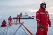 Arctic Drift – Ein Jahr auf dünnem Eis  Messungen im Eis