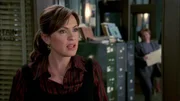 Detective Olivia Benson (Mariska Hargitay) wird beschuldigt ihrem Halbbruder in einer Vergewaltigungssache ein Alibi gegeben und ihn finanziell unterstützt zu haben... Detective Olivia Benson (Mariska Hargitay) wird beschuldigt ihrem Halbbruder in einer Vergewaltigungssache ein Alibi gegeben und ihn finanziell unterstützt zu haben...