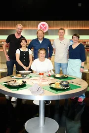 Von links Kandidaten: Bj&ouml;rn Wendt, Teresa Kippelt, Moderator Bj&ouml;rn Freitag, Jurorin Milena Broger, Kandidaten Nico Roszykiewicz und Julika Hudson