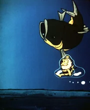 Maja rettet sich in einer Luftblase.