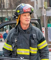 Bobby Nash (Peter Krause)