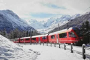 Winterwunderland Schweiz per Bahn Bernina-Bahn: Die Gegens&auml;tzliche Bernina-Bahn
