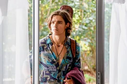 Weil seine Schw&auml;gerin ein Kind erwartet, muss Devon (Brenton Thwaites) aus dem Haus seines Bruders ausziehen.