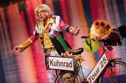 Bubi Kreuz als Parodist in seiner Paraderolle als Schlagerstar Dieter Thoms Kuhn.