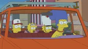 Da Marge ihre Kinder Bart, Maggie und Lisa superschnell herumkutschieren muss, kommt sie auf eine lukrative Idee ... Da Marge ihre Kinder Bart, Maggie und Lisa superschnell herumkutschieren muss, kommt sie auf eine lukrative Idee ...