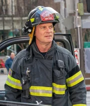 Bobby Nash (Peter Krause)