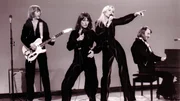 Zwischen 1974 und 1982 schaffte es die schwedische Pop-Gruppe ABBA mit ihren Singles 21-mal in die Top Ten der deutschen Charts, neun Mal auf Platz eins. Speziell zusammengestellt wurden in 75 Minuten alle 21 Top Ten-Titel, von "Waterloo" &uuml;ber "Dancing Queen" bis "Super Trouper". Restaurierte Clips nonstop ohne Unterbrechung.