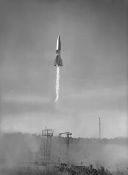 A4-Rakete beim Start auf Pr&uuml;fstand VII der Heeresversuchsanstalt in Peenem&uuml;nde, 1943