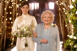 L-R: Margaret Tate (Sandra Bullock), Grandma Annie (Betty White).