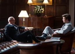 Trion System CEO Jock Goddard (Harrison Ford) betraut Adam Cassidy (Liam Hemsworth) mit einem streng geheimen Projekt
