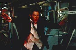 Bei einer Rede in Moskau k&uuml;ndigt der amerikanische Pr&auml;sident James Marshall (Harrison Ford) an, er werde k&uuml;nftig mit aller Macht gegen internationale Terroristen vorgehen. Kurz darauf muss er sein Wort schon in die Tat umsetzen...  +++ Die Verwendung des sendungsbezogenen Materials ist nur mit dem Hinweis und Verlinkung auf RTL+ gestattet. +++