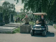 Nicholas Ofczarek (Heli Wondratschek).