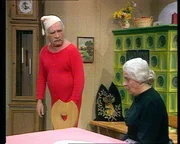 First from the left: Jochens Vater (Peter Steiner)