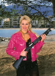 Dolly Dollar als Natascha